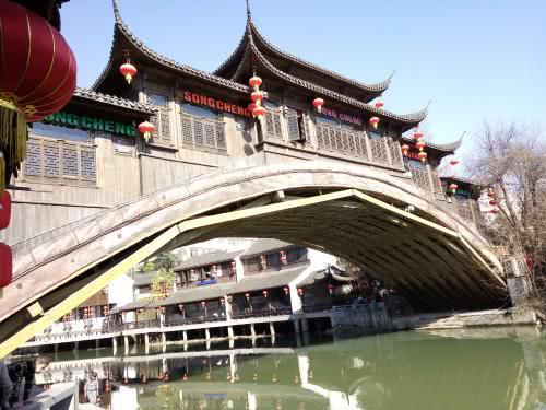 这处景点并非5A景区,门票却收取300块,这定价