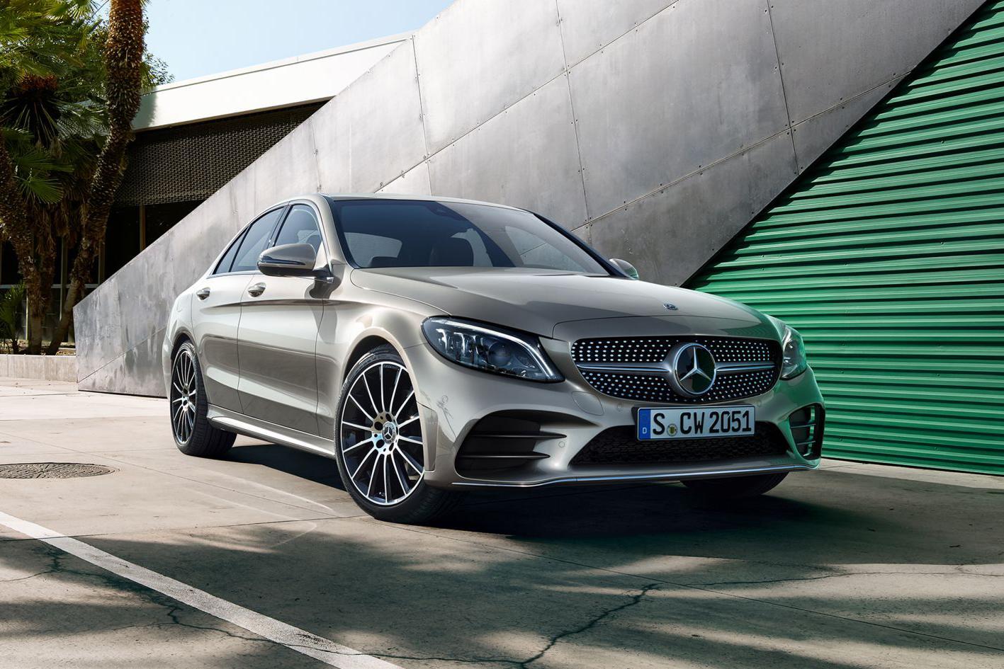 要买奔驰的等一等 这款车加配不加价9月就上市