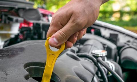 汽车保养——如何选用合适规格的机油？