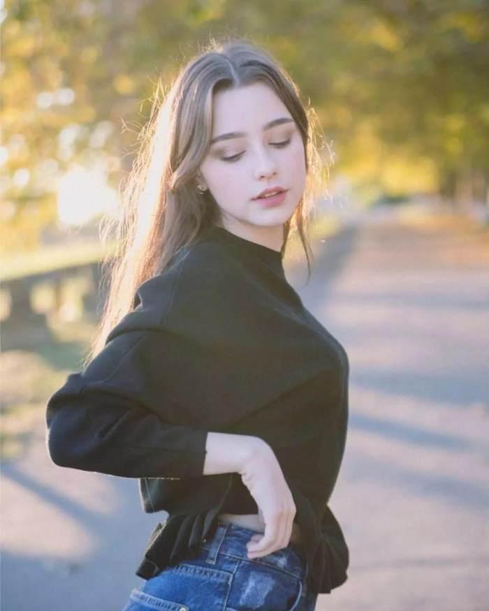 俄罗斯美女嫁给中国男人,婚后一年男人后悔大呼:货不对板!美女露图两点图片