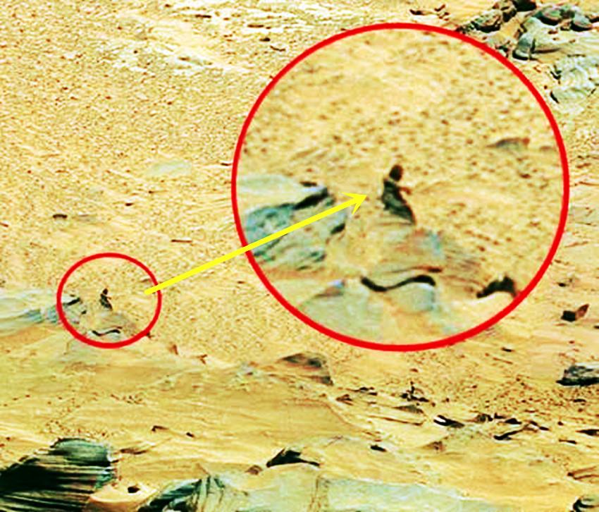 火星新发现: nasa拍到疑似火星人正躲在岩石后偷窥人类探测仪
