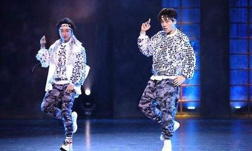 这就是街舞众舞者齐聚舞林大会,亮亮被低估,小