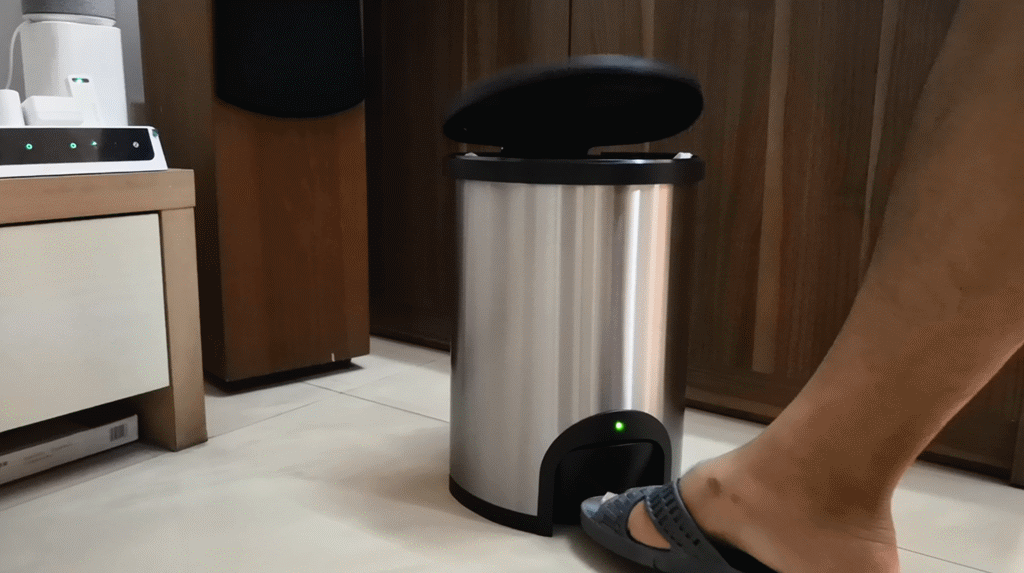 智能加持,更方便的智能垃圾桶!