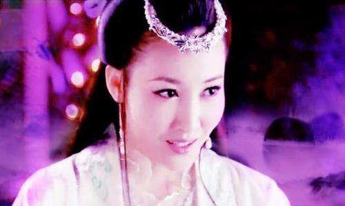 封神榜中女娲被纣王惹怒, 前去讨说法, 看到两道红光立即折返