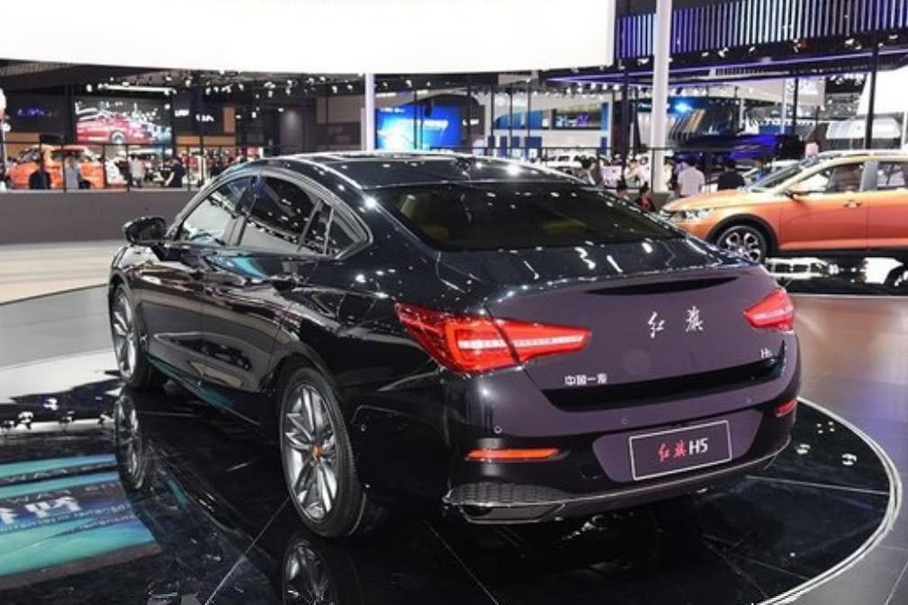 不爱合资不爱进口车，唯独钟情这款车，外观车标很霸气