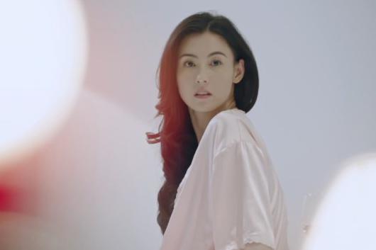 张柏芝新剧开播，仅一集就秀四款睡衣超级美，网友：带货女王无疑
