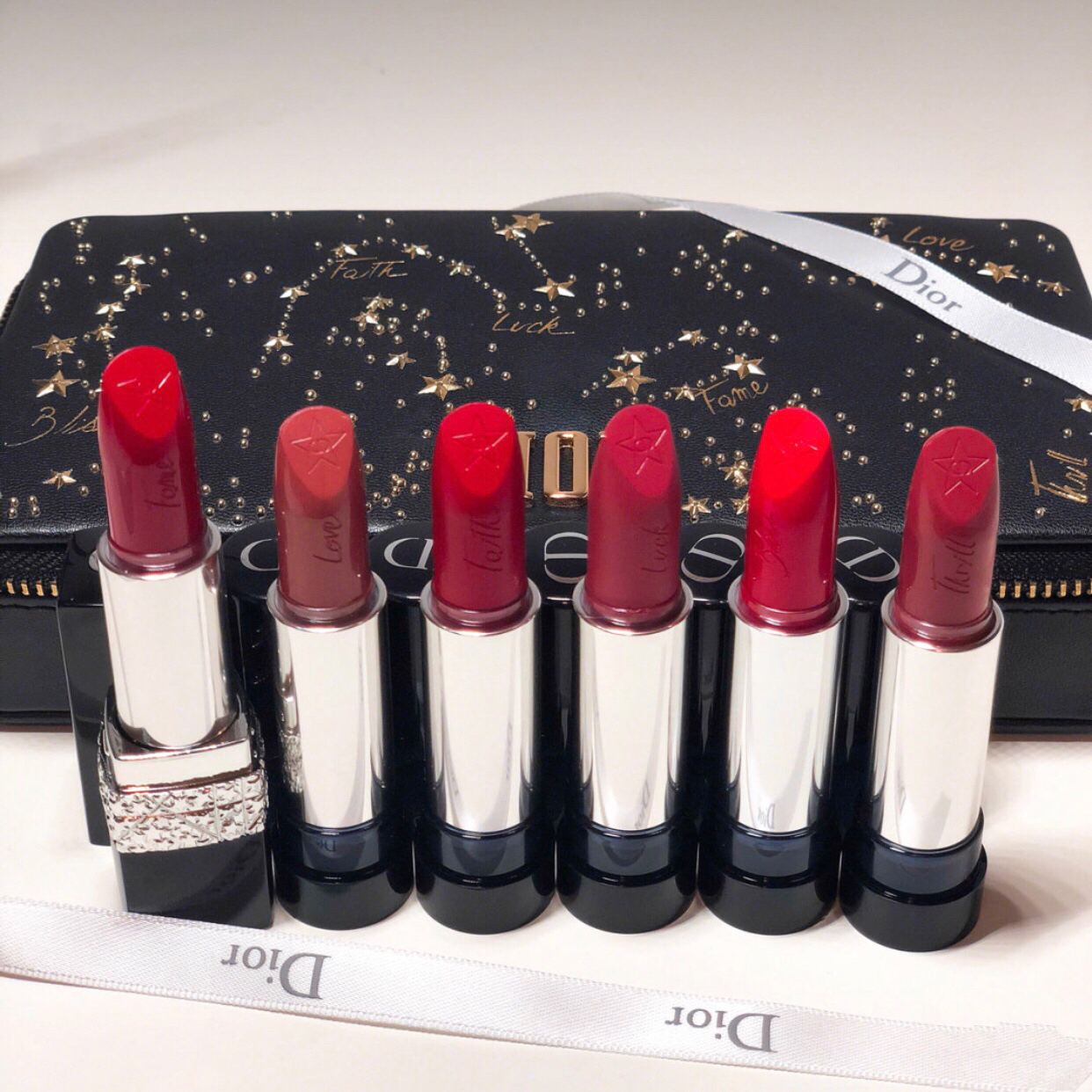 今年2018圣诞限定我看算是Dior绝 这个口红礼