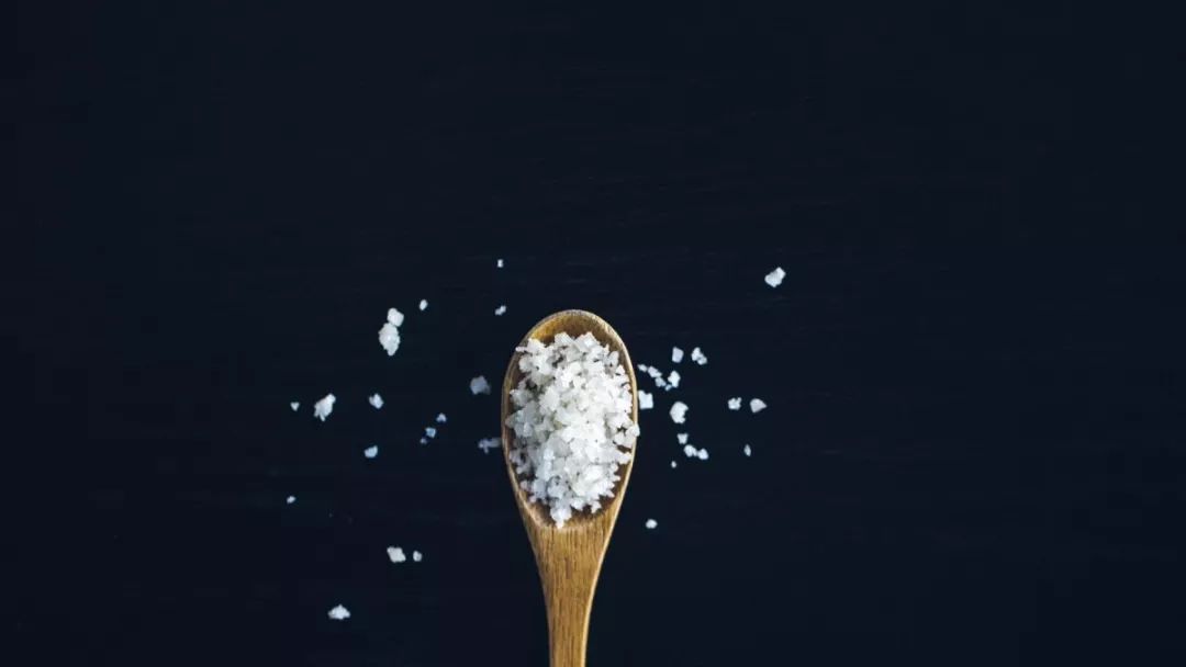 如果想要预防高血压,最好不超过2000毫克。