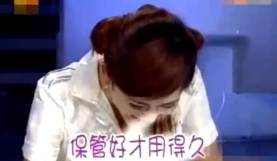 谢娜穿15元鞋录了3年快本被嘲廉价, 但她捐款