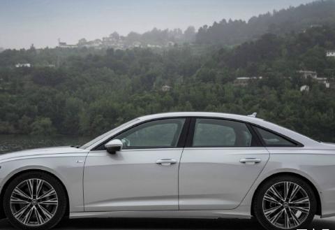 全新一代奥迪A6撼来袭，内外换新不套娃，让科技感自己说话