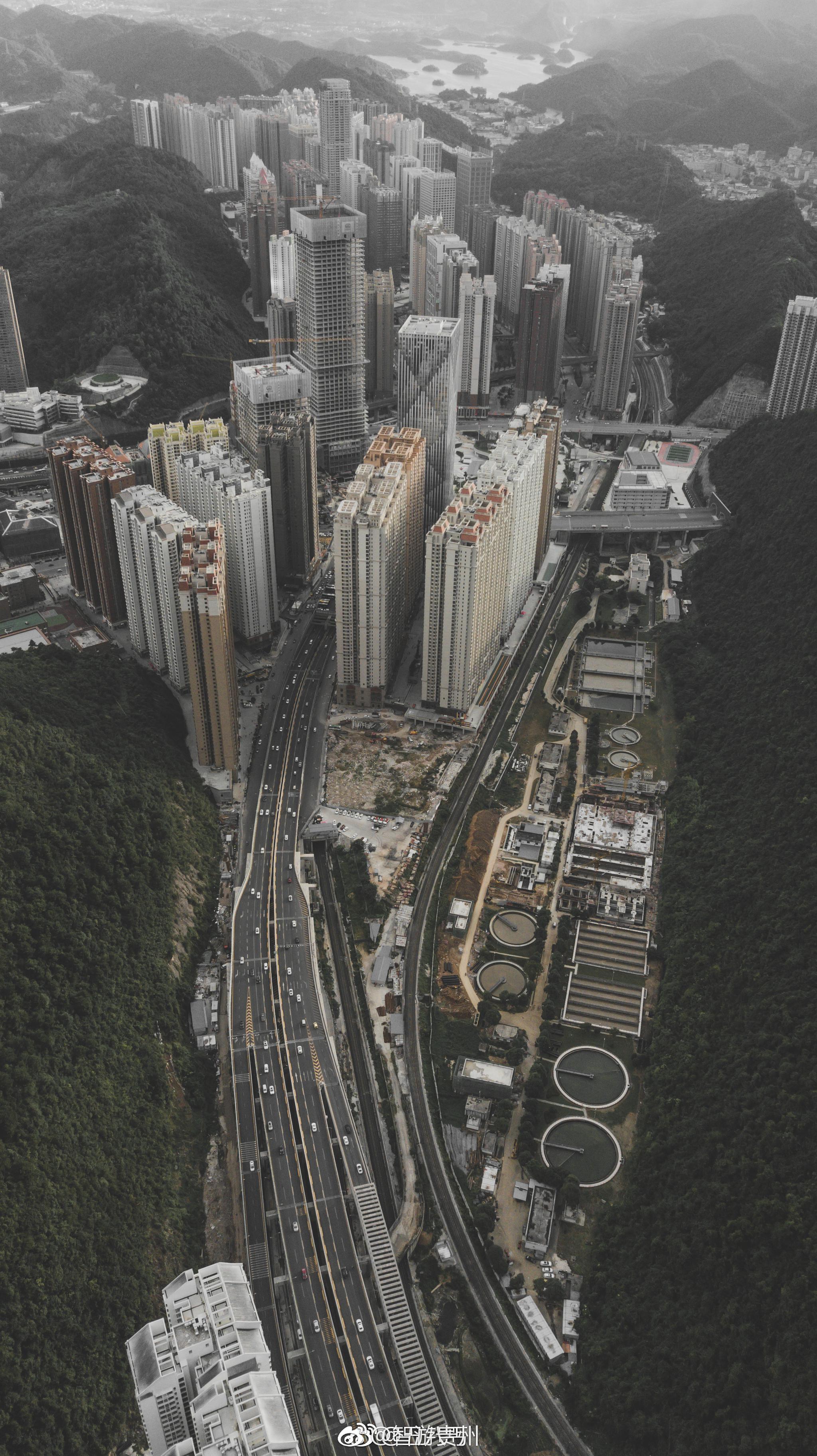 俯瞰号称亚洲第一大楼盘贵阳花果园楼盘