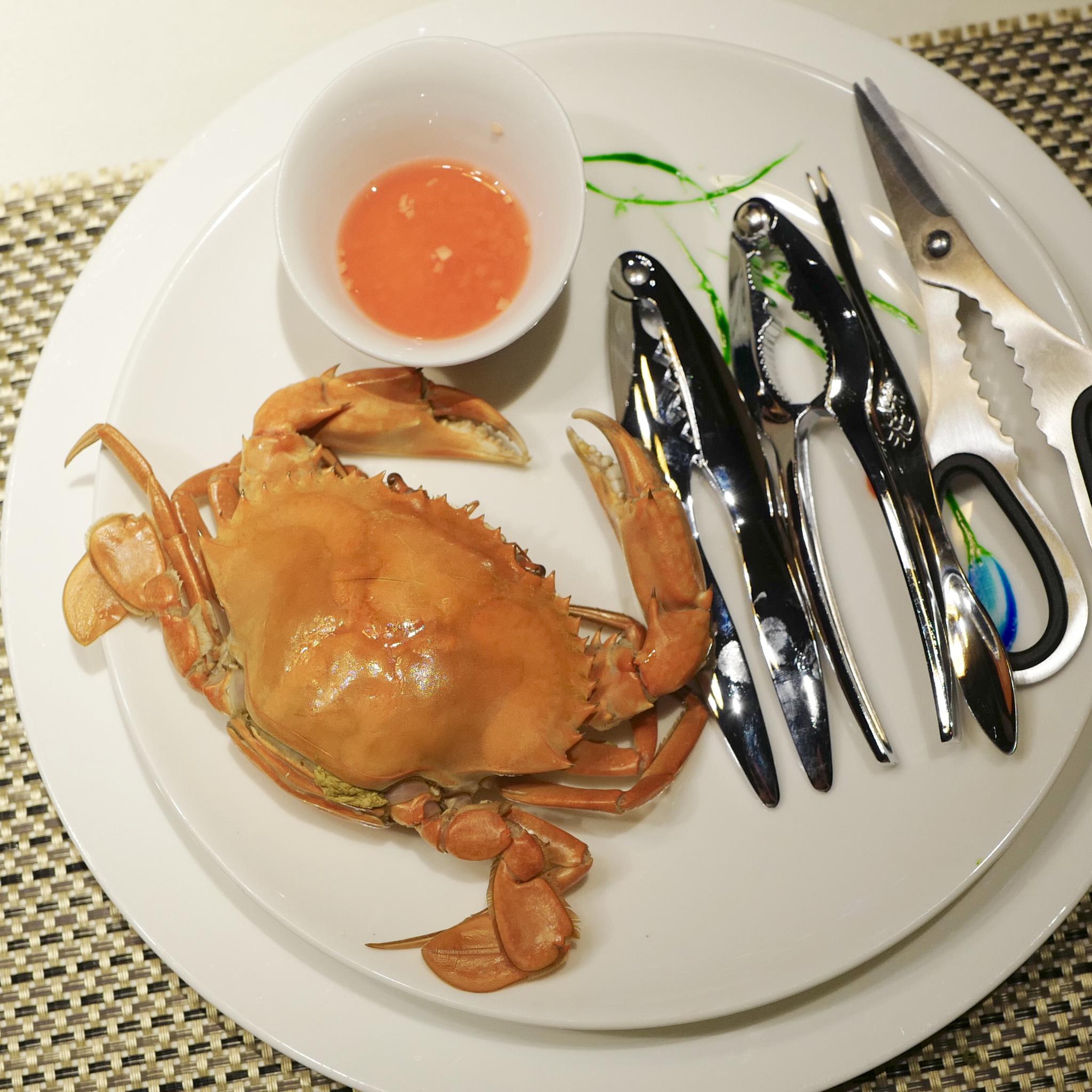 探店广州 吃货一定记得来尝尝这些招牌鸽吞燕黄油蟹豉油皇焗野生大