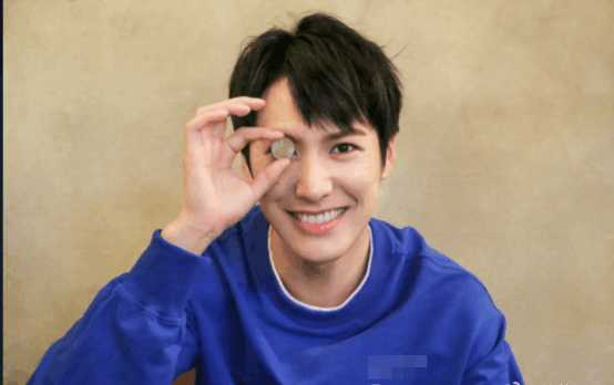 同是杨幂旗下艺人, 热巴微博粉丝三千万, 他却只