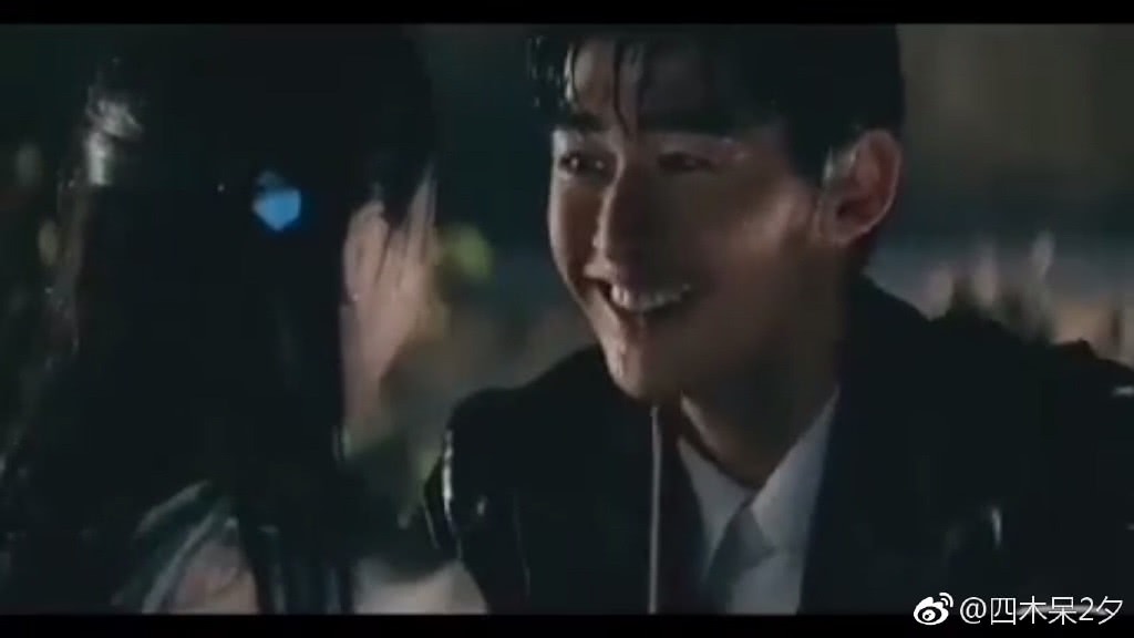 雨好大啊,像杉菜离开道明寺那天那么大!