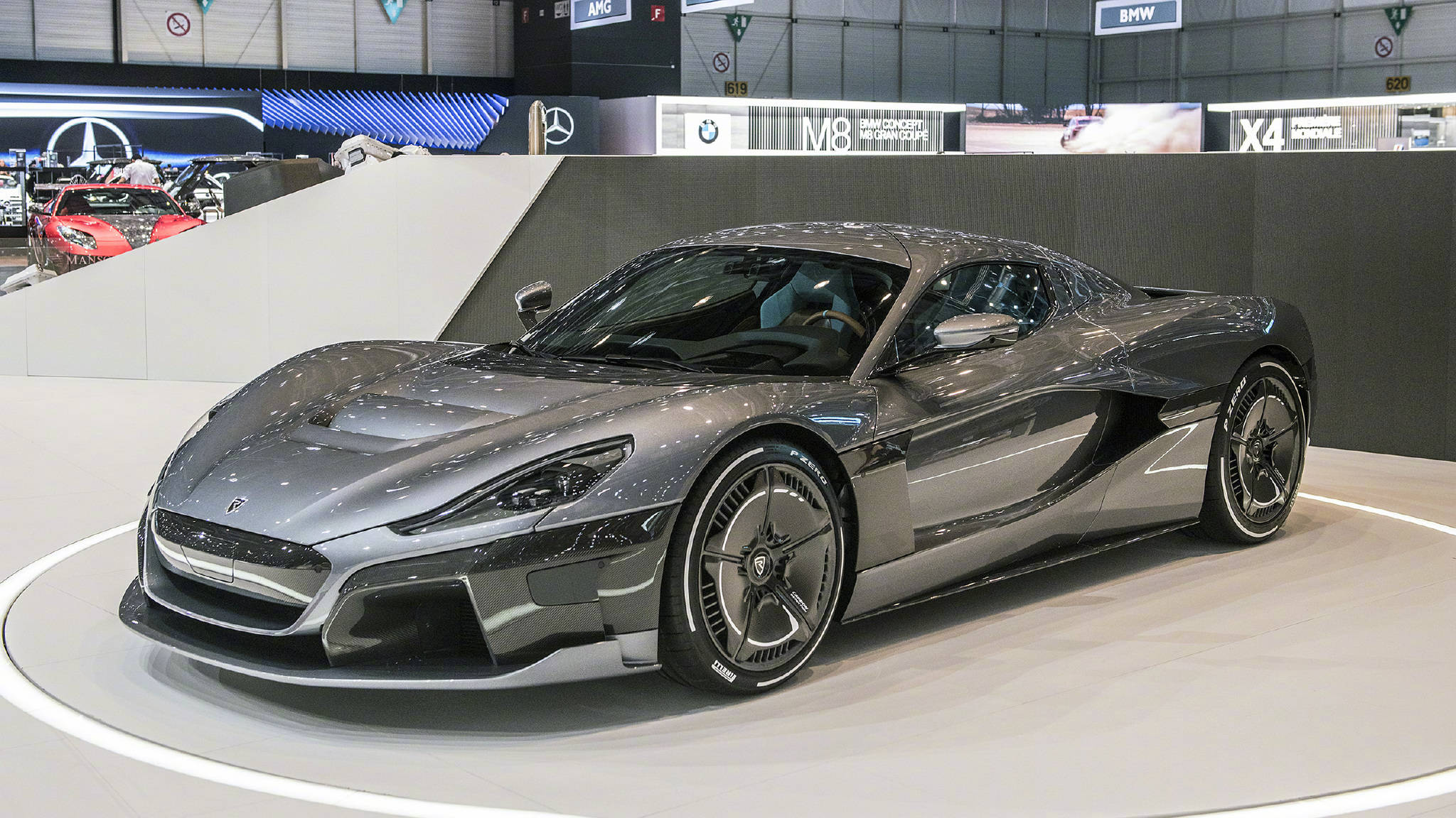 chiron / 纯电超跑rimac concept two,最大功率对比:1500hp / 1900hp