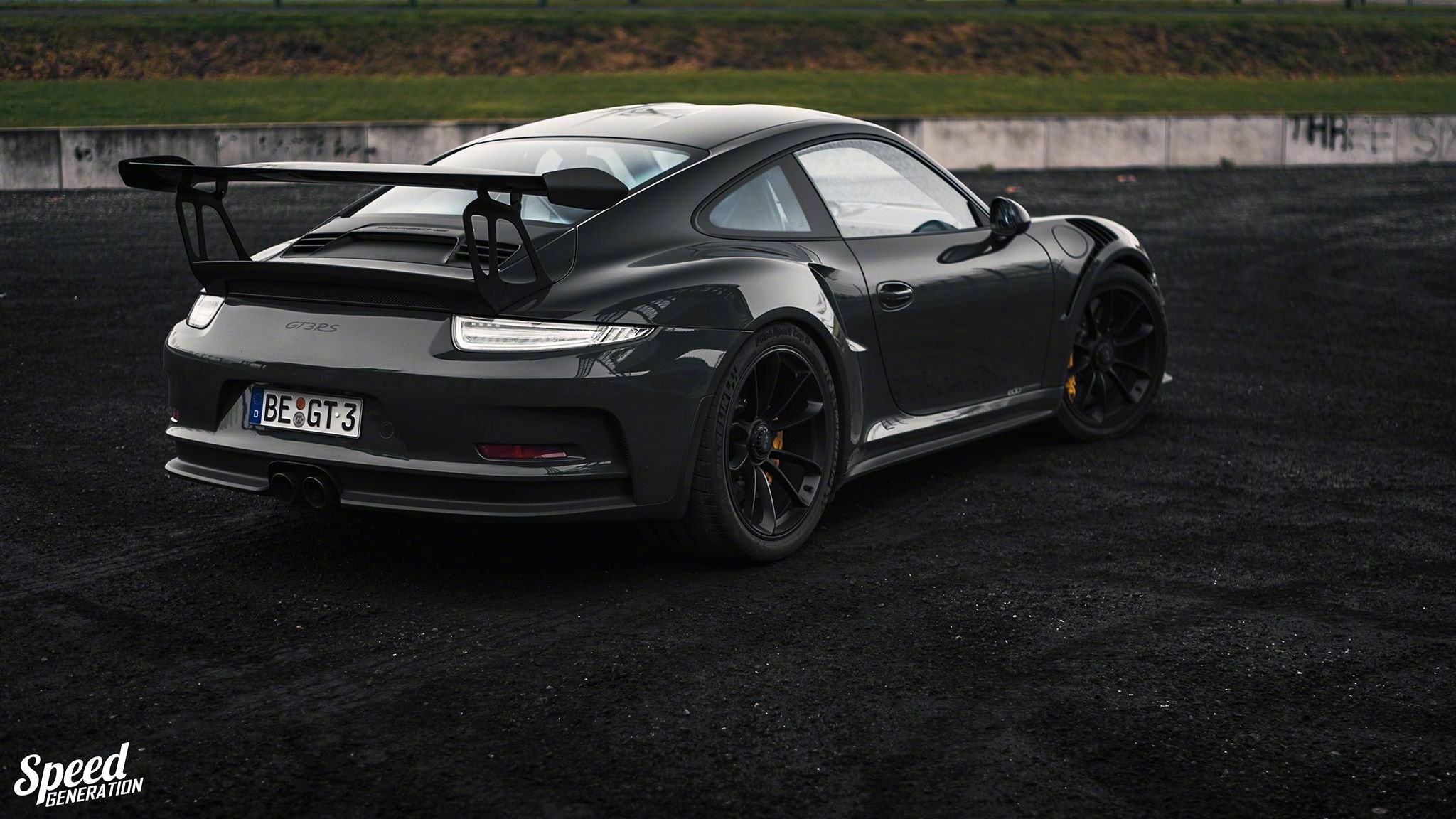 保时捷911 gt3 rs,保时捷911 Carrera S 水泥灰色保时捷911 gt3rs