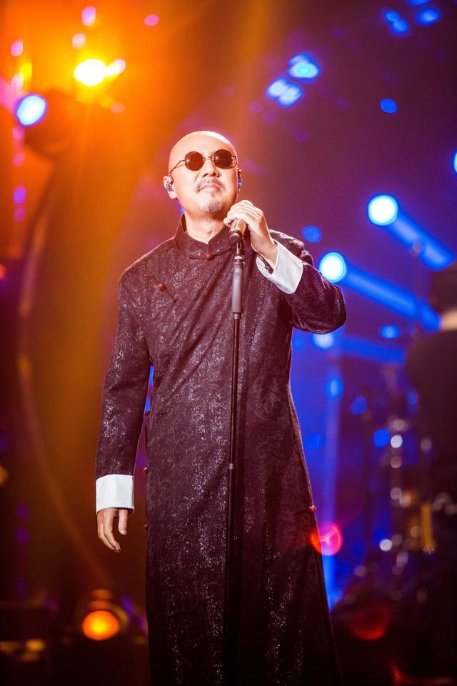 腾格尔《歌手》逆袭夺冠，58岁“蒙古歌王”宝刀未老