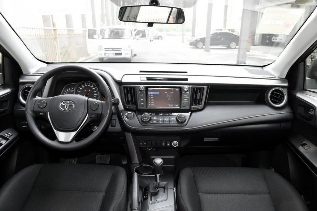 买啥奥迪Q3？丰田新车比宝马X1漂亮，配2.5L6AT，仅21万起！