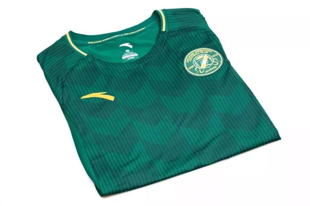 中超球衣为什么这么难看?