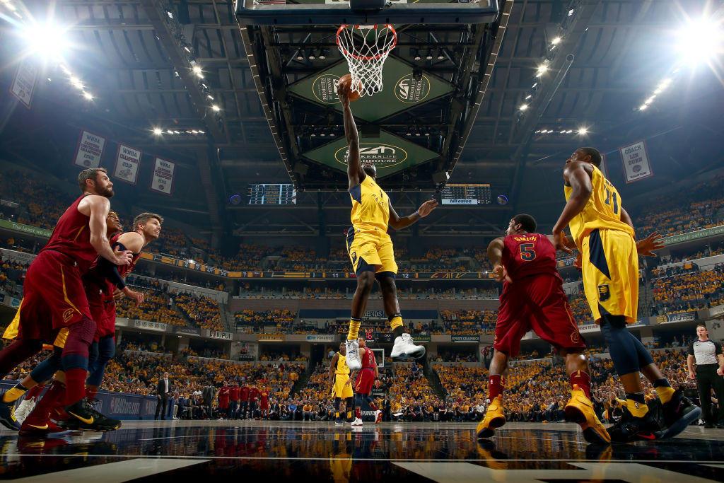 吹气哥正式签约湖人 次轮秀后卫靠什么获得詹