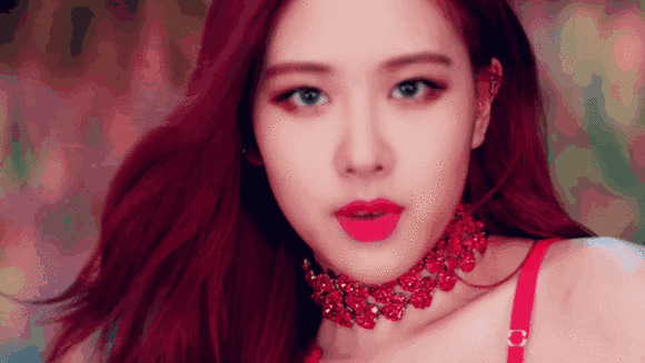 红发红唇的妖艳rosé.