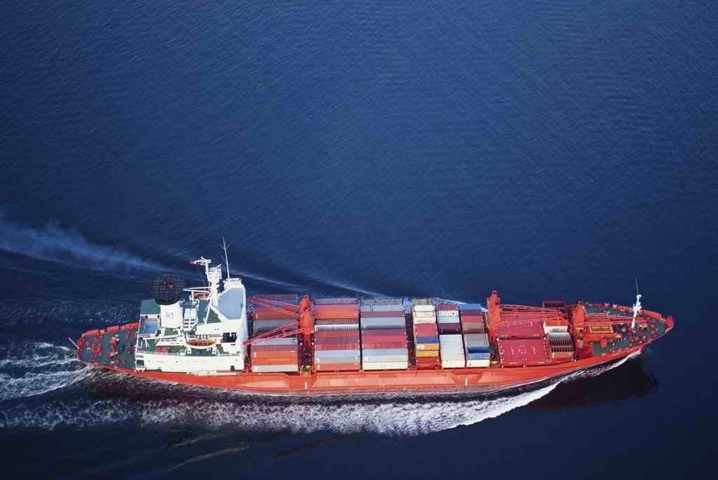 在货轮上工作每月能拿多少工资?船长月薪5万