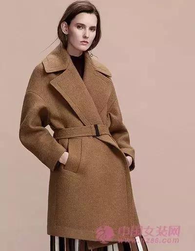 什么颜色的大衣好看又百搭