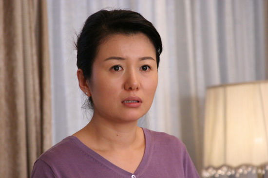 她拍戏时曾"假戏真做",是杜志国的第三任妻子,如今退隐被遗忘