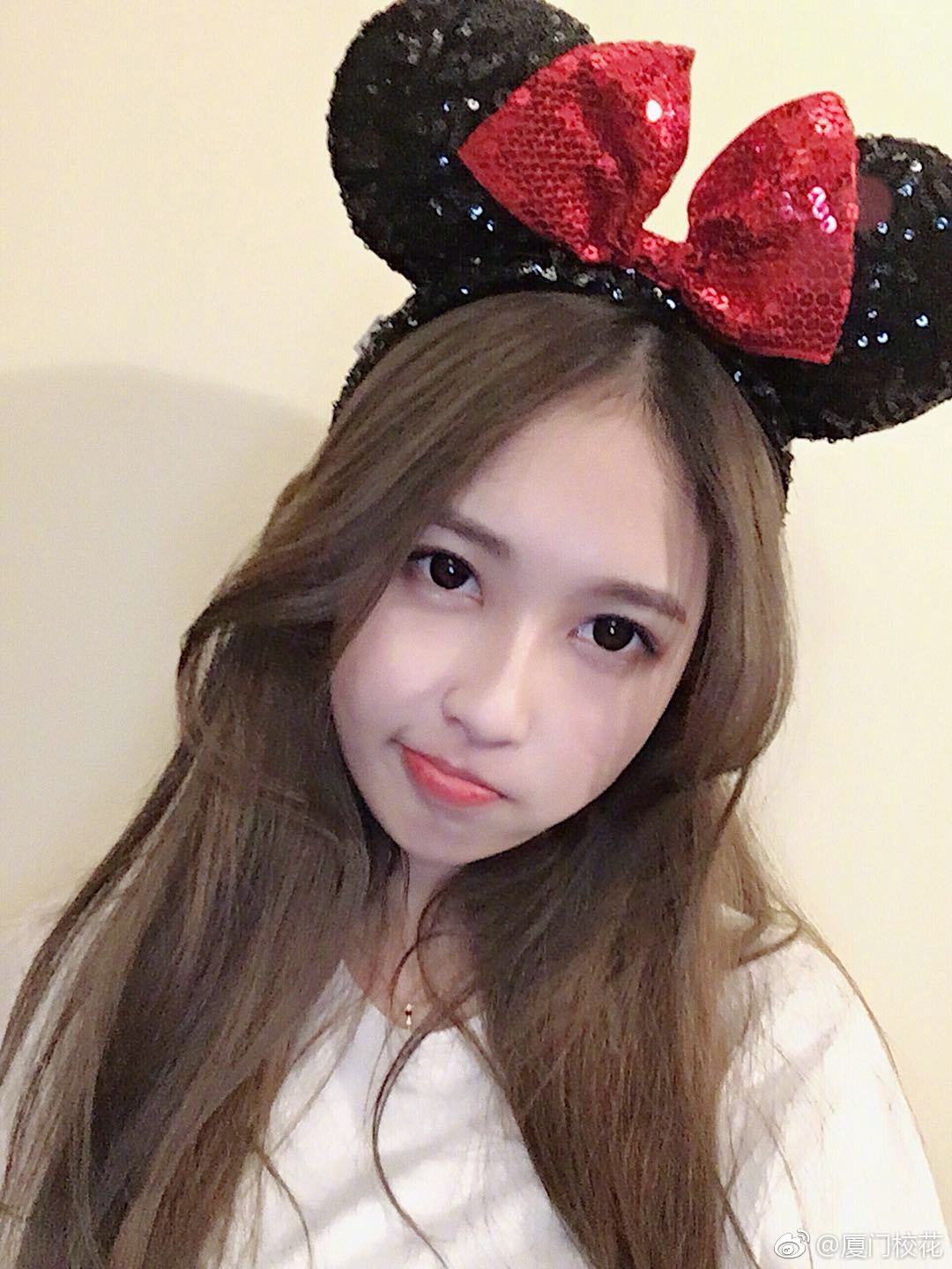 她叫陈雨馨, 99年 ,毕业于厦门五缘实验学校,天蝎座