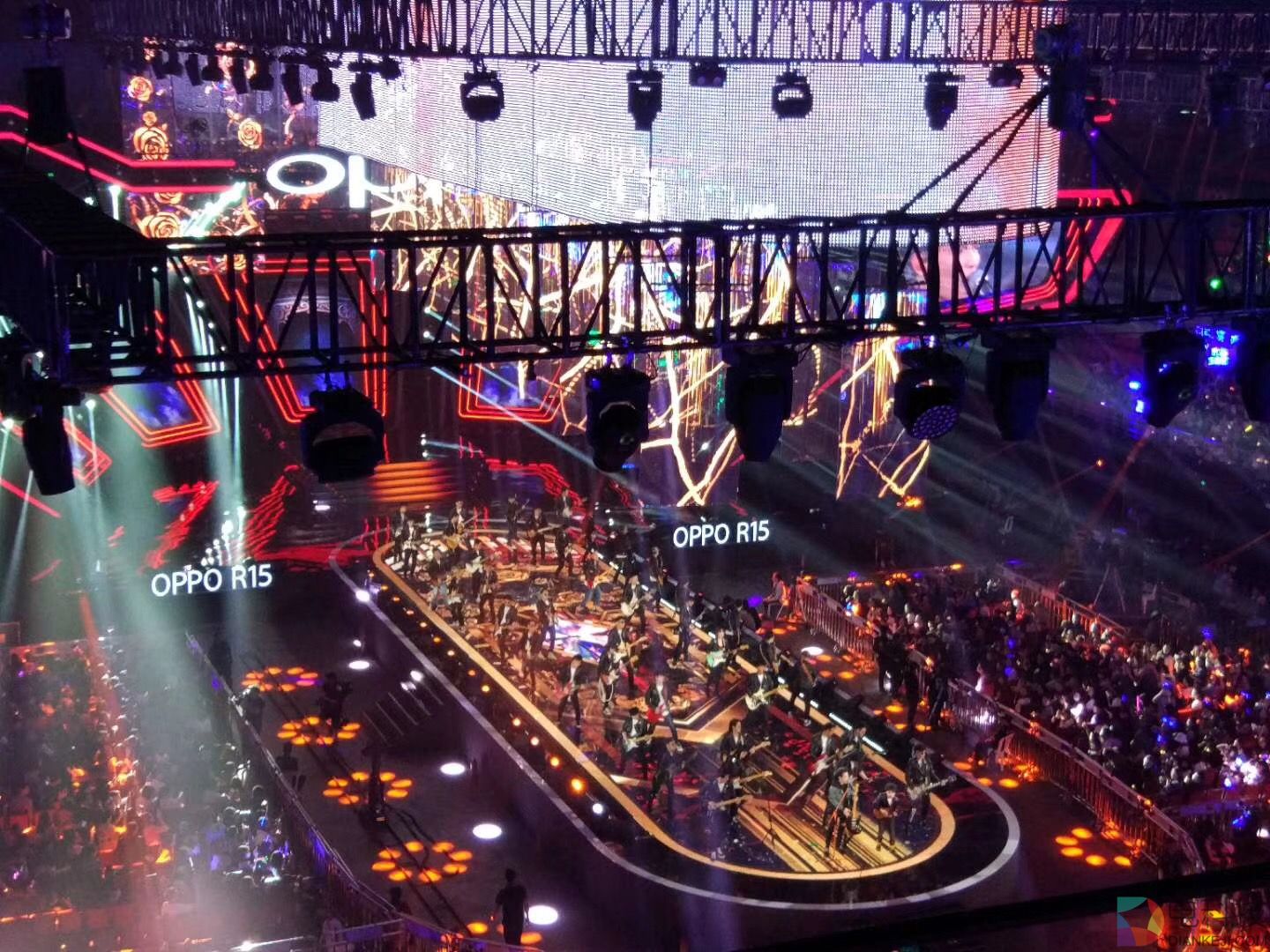 OPPO R15深圳发布会:王俊凯萧敬腾周杰伦等明星悉数捧场