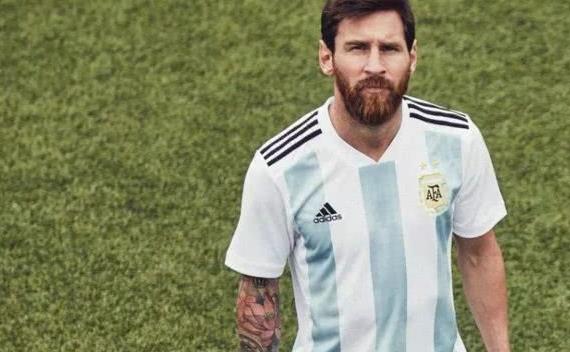 世界上最贵的足球运动员们今年都穿什么去俄罗