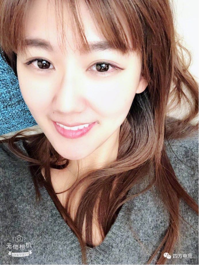 电竞圈主播小苍P图过度被网友吐槽,宅男女神竟