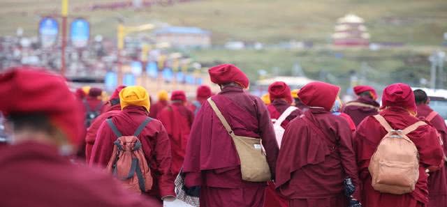 重庆大巴车坠江:警醒各位开车让速不让道!驾校