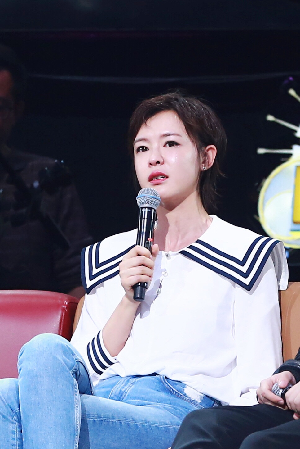 《嗨,唱起来》李艾谈亲情“双连击” 姐弟同台流泪道遗憾