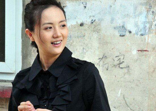 幸福！她与初恋相爱24年始终如一，夫妻俩曾为女儿辞退千万片酬