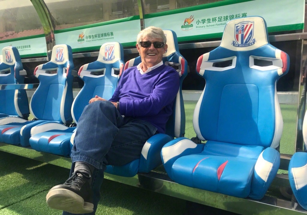 米卢16年后重当国足教练!联手范志毅李玮峰,要