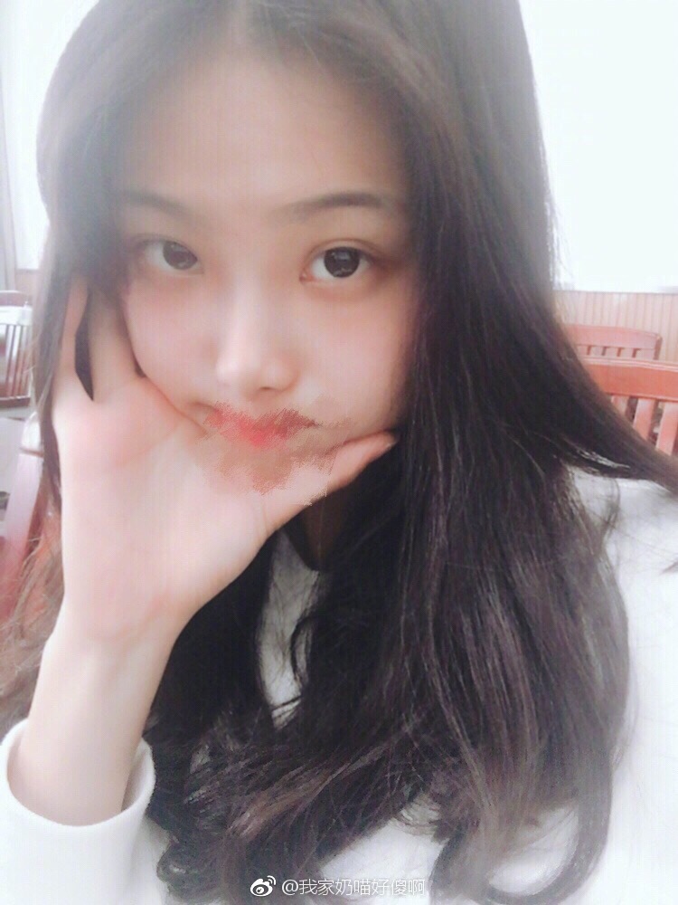 重庆妹子 是国家二级篮球运动员。出生于体育