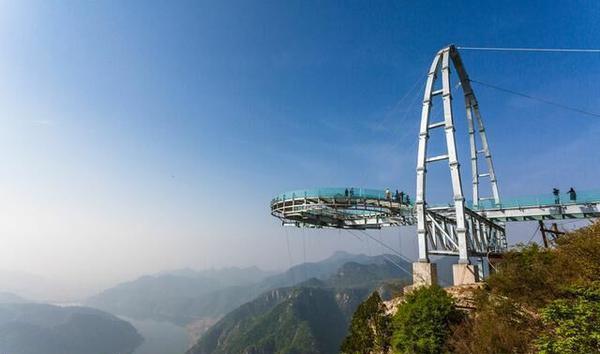 北京UFO悬空观景台, 玻璃打造, 可随风摆动, 你