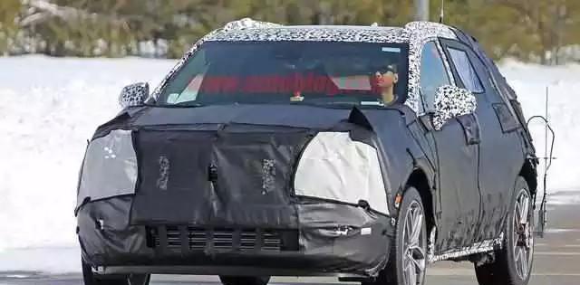 这车上市, 奔驰GLA不敢加价, 宝马X1不优惠五万定卖不动