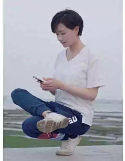 郑爽的亚洲蹲,孙俪的亚洲蹲,最后一位,网友:这是要逼死老外呀