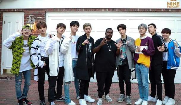百分九男团官微首发九人合照,被粉丝调侃合照