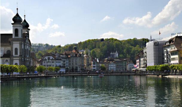 世界上最富有的国家不是美国迪拜