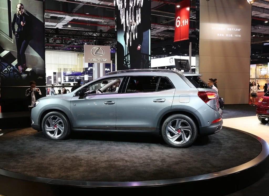 雪铁龙吊打凯美瑞！造型比奥迪霸气，内饰值50万，配1.6T6AT！