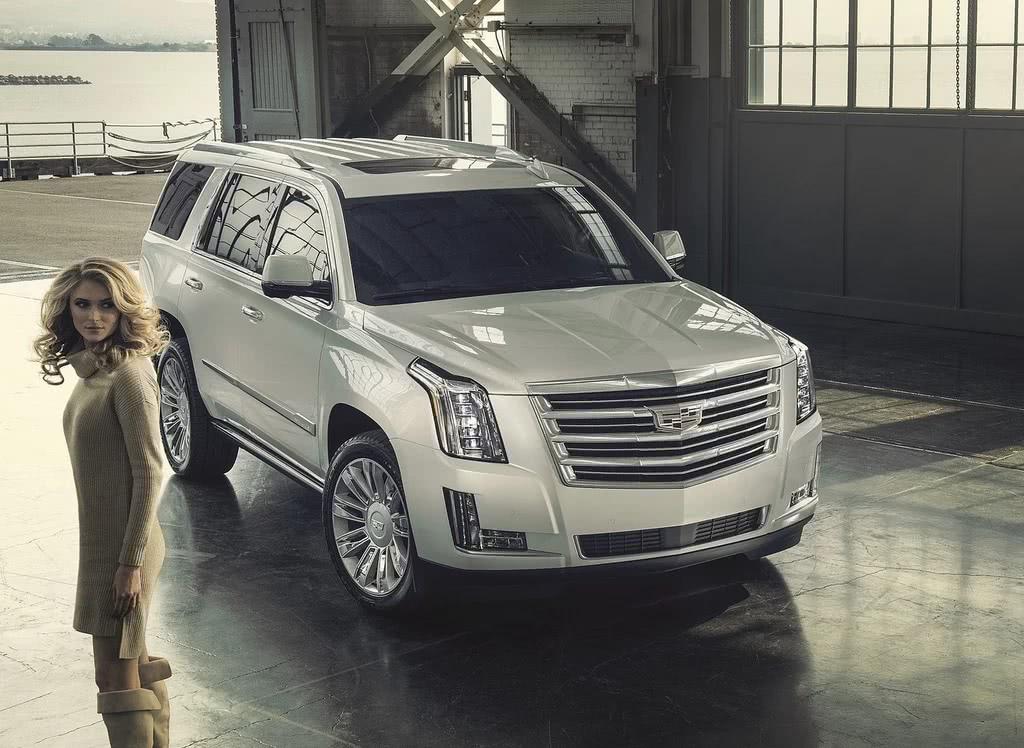 轴距3.3米，车长5.7米，搭载6.2L8AT，操控吊打Q7，仅148万起！