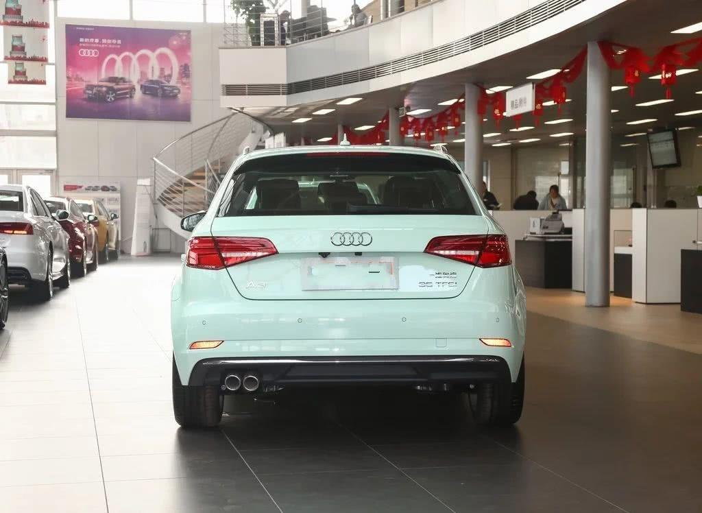 别说宝马，奔驰都要眼红了！2.0T7DCT配四驱，油耗7.4仅25万起