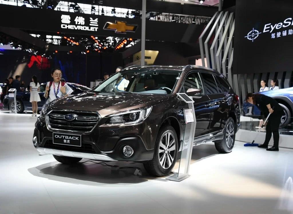 30万买汉兰达后悔！全系四驱配2.5L＋CVT，油耗7.3，碾压途观L！