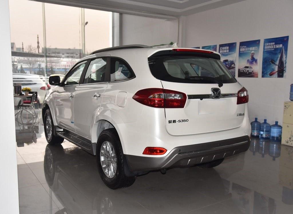 车重1.9吨，轴距2.75米，配2.0T＋L4油耗7.2，外观比H6漂亮10倍