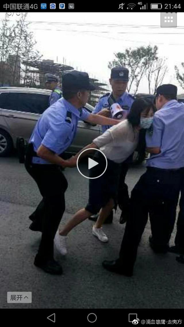 安徽省六安市讨薪老师上访被强制带离!