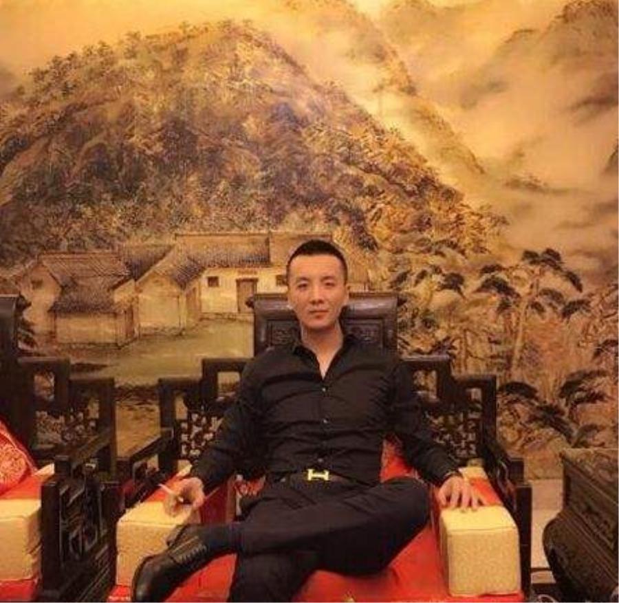 yy御风前执行会长为舞帝利哥豪开国王,这让神豪七夜情以何堪
