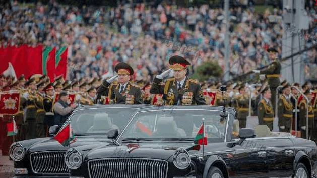 红旗终于出口了两台L5, 一分钱没挣, 还倒贴了22辆猛士装甲车